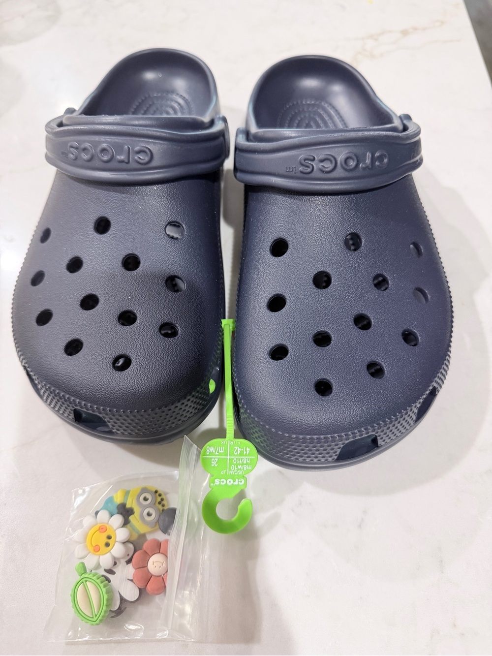 CROCS Classic Clog in Navy